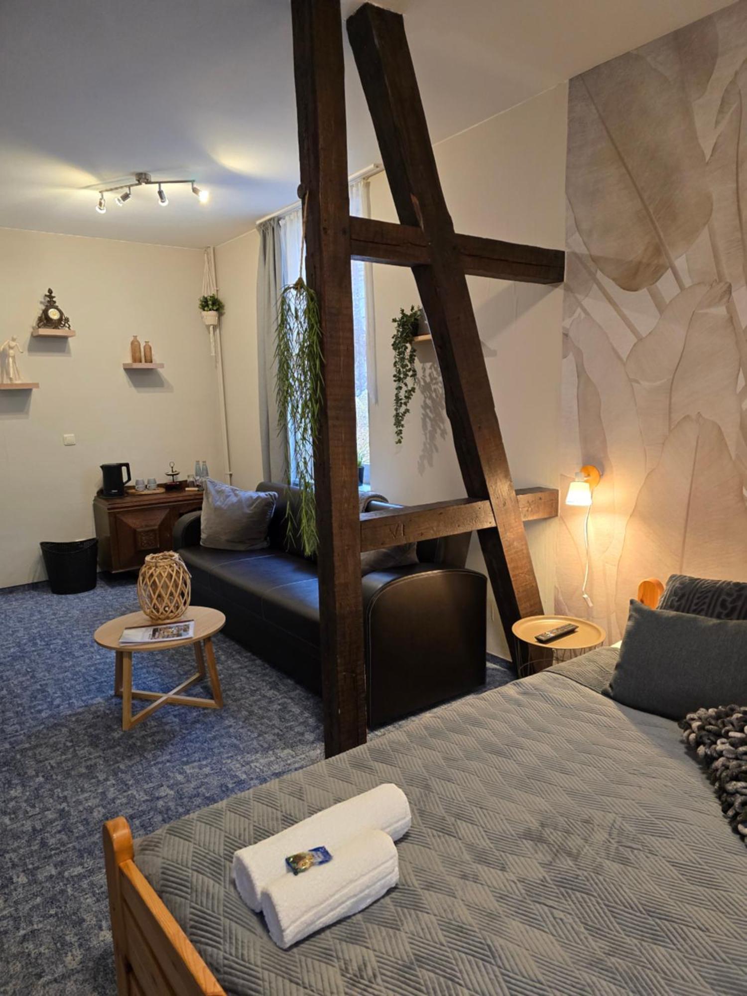 Hotel Zur Luppbode 트레세부르크 외부 사진