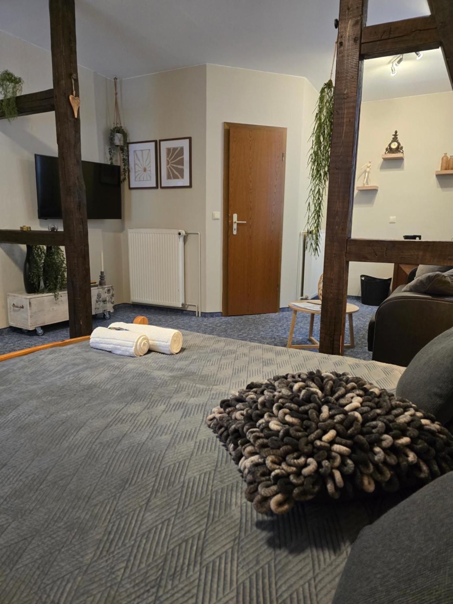 Hotel Zur Luppbode 트레세부르크 외부 사진